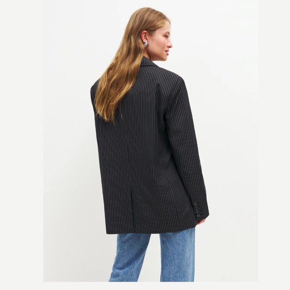 Reformation The Classic Relaxed Blazer | Black And White 🛍Thanksgiving Day Sale - Picture 4 of 10